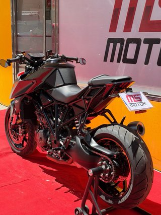 KTM 1290 SuperDuke R
