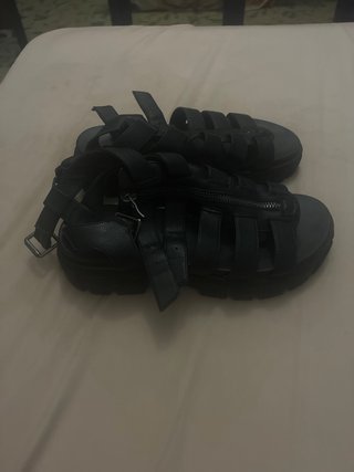 Sandalias de piel negras