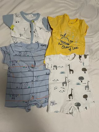 Pack 4 peleles de verano para bebé Talla 56cm