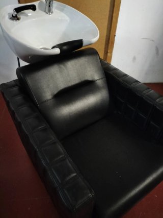 Lavacabezas en perfecto estado. Incluye grifo.