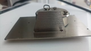 Reloj de latón vintage a cuerda
