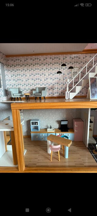 Casa de muñecas de madera 81 x60