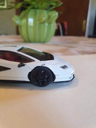 Hot Wheels Lamborghini Countach Blanco