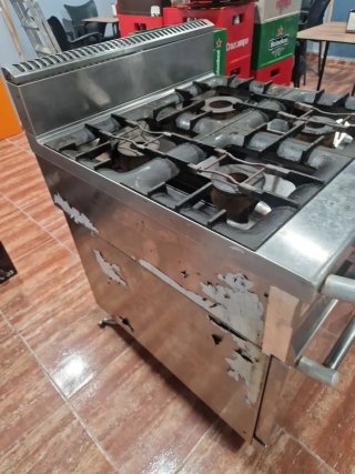 Cocina 4 fuegos con horno