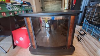 Mueble TV negro y madera