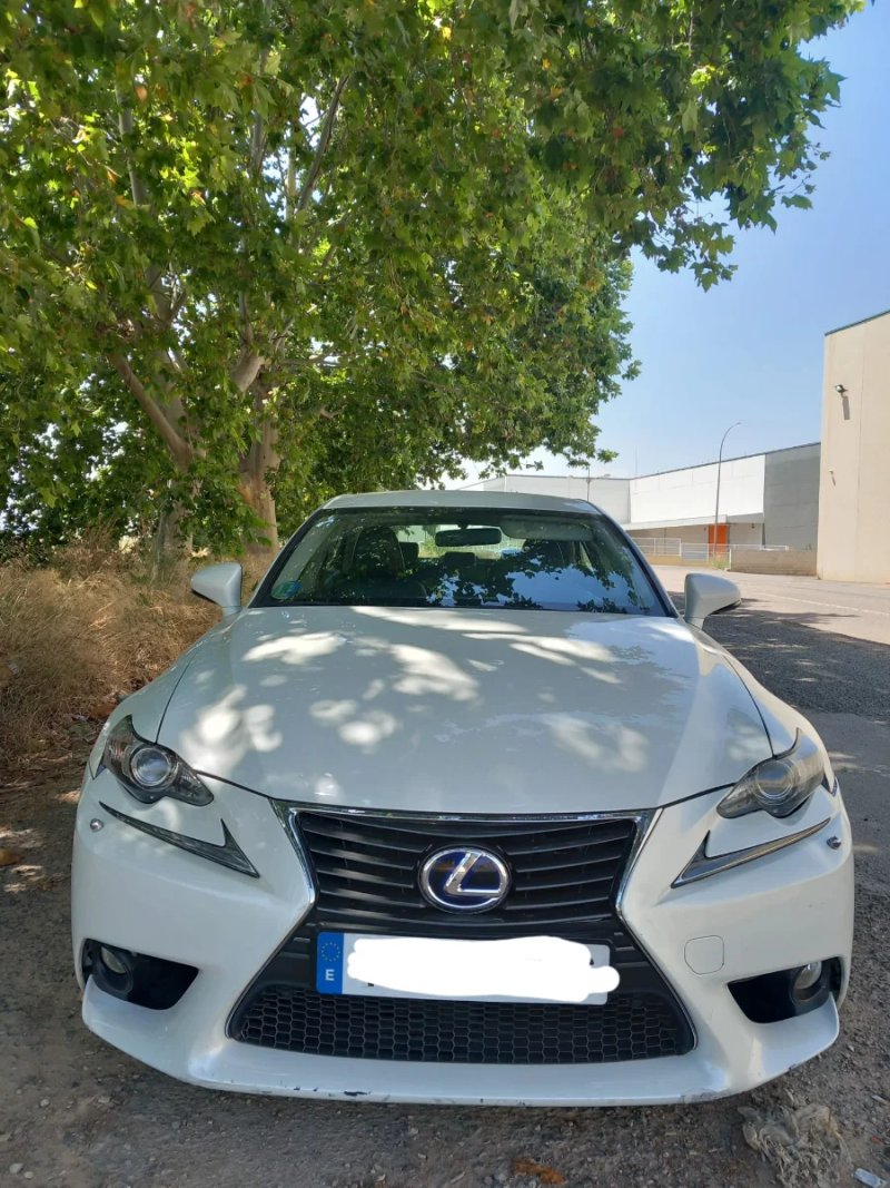 Lexus IS 2014 - foto 1