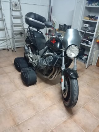 Moto negra y roja