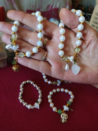 Pulseras con dijes de animales