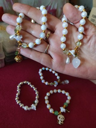 Pulseras con dijes de animales