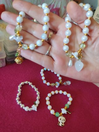 Pulseras con dijes de animales