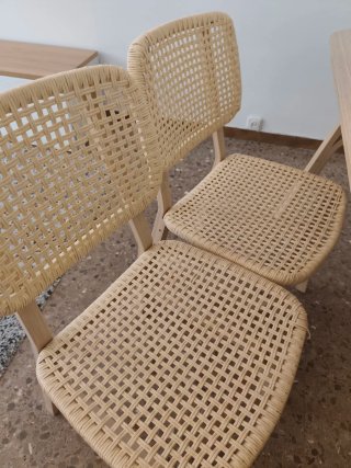Voxlov Ikea Mesa y 4 sillas comedor madera y ratán