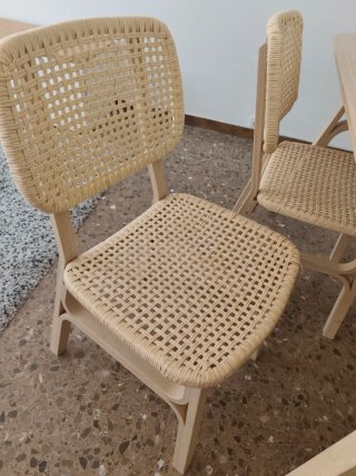 Voxlov Ikea Mesa y 4 sillas comedor madera y ratán