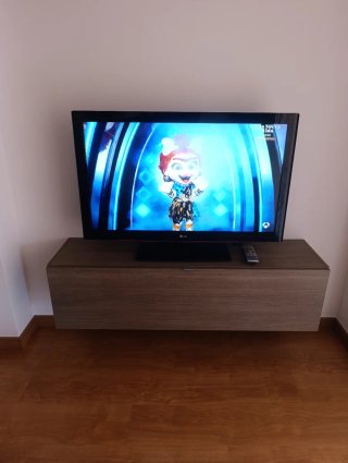 Televisor LG 42LD750