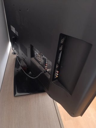 Televisor LG 42LD750