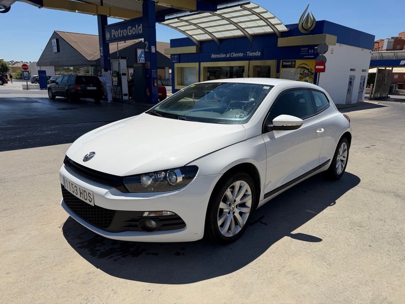 Volkswagen Scirocco 2011 2.0Tdi DSG - foto 1