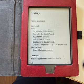 Kindle 4ª Gen con custodia rossa