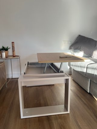 Mesa centro elevable para comer en sofá