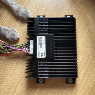 Amplificador de audio BOSE Mazda GM1A-66-92X