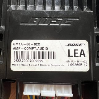 Amplificador de audio BOSE Mazda GM1A-66-92X