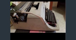 Máquina de escribir OLIWETTI LINEA 90