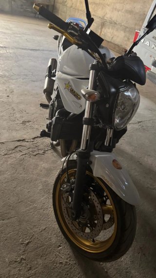 Suzuki Bandit Naked Blanca