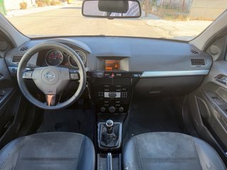 Opel Astra 2010