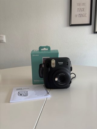 Cámara Fujifilm Instax Mini 11 Negra