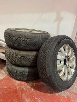 Llantas con neumáticos