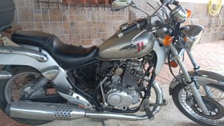 Kymco Moto Naked Plata