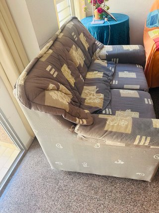 Sofá 2 plazas 184cm tela gris y beige