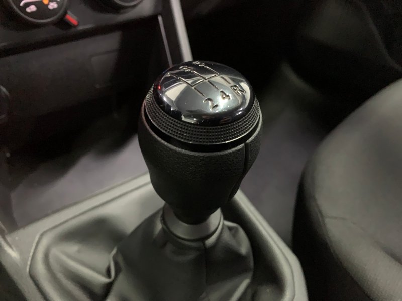 Dacia Sandero Essential TCe (2021) 2022, foto 15