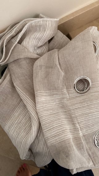 Tende beige a righe color lino