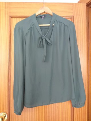 Camisa verde KIABI talla S