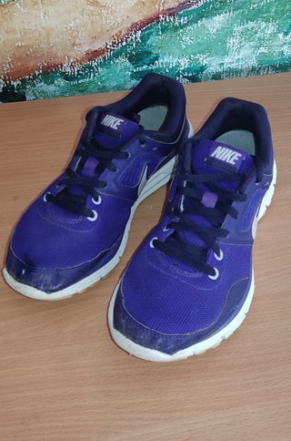 Zapatillas Nike Moradas y Blancas, Mujer,Niña