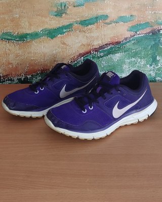 Zapatillas Nike Moradas y Blancas, Mujer,Niña