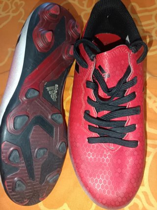 Zapatillas de fútbol Adidas rojas