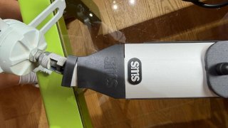Projector BenQ MP610 amb suport de sostre inclos