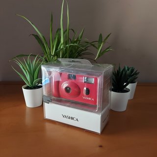 Yashica MF-1 Fotocamera 35mm Rossa