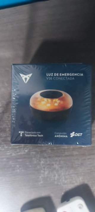 Luz de Emergencia V16 Conectada