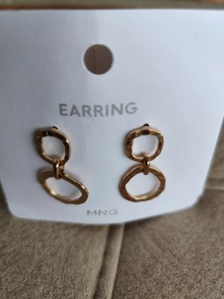 Pendientes dorados MNG
