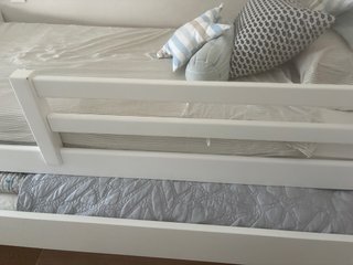 Cama nido compacta de madera