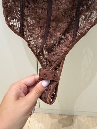 Body de encaje marrón