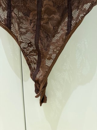 Body de encaje marrón