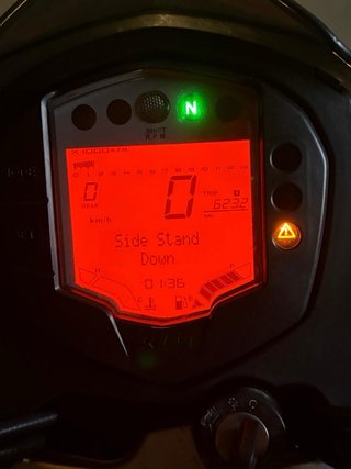 KTM Duke Negra y Blanca