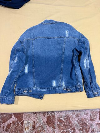 Chaqueta vaquera con detalles