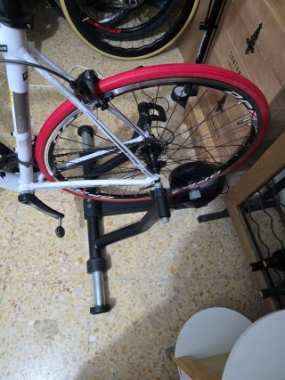 MMR Bici Carretera + Rodillo Bkool Pro