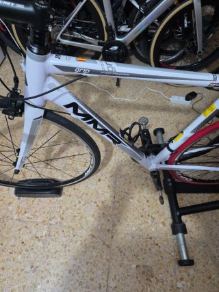 MMR Bici Carretera + Rodillo Bkool Pro
