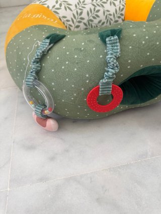 Cojín sensorial para bebé La girafe Sophie