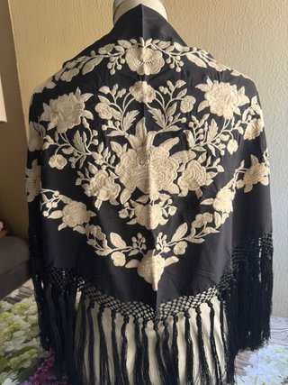 Manton Flamenca Negro