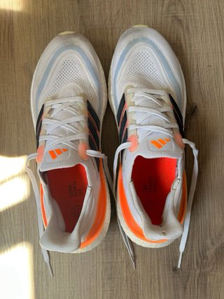 Zapatilla Adidas UltraBoost Light Blanca Roja